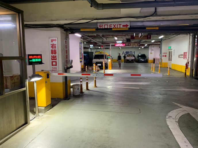 桃園市中壢區-大型飯店收費停車場