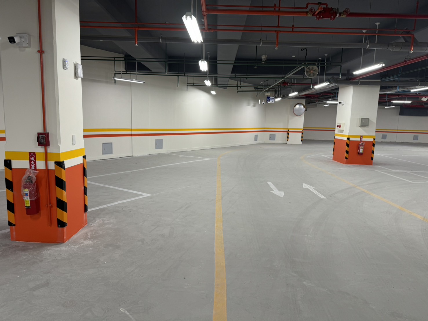 新北市土城區-社區停車場